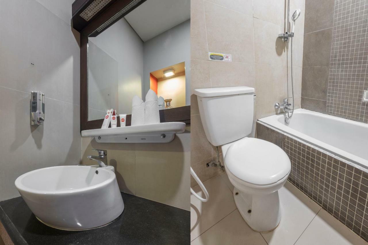 Oyo 821 Hotel Dinasti Makassar Buitenkant foto